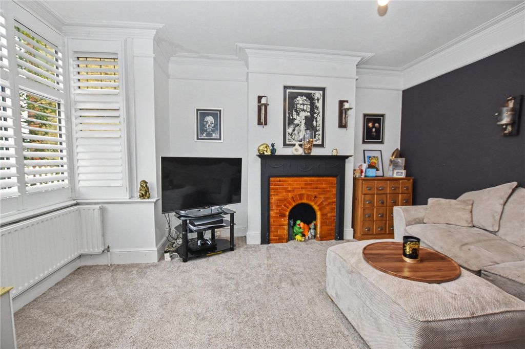 Property photo 2 of 26 Picture No. 13