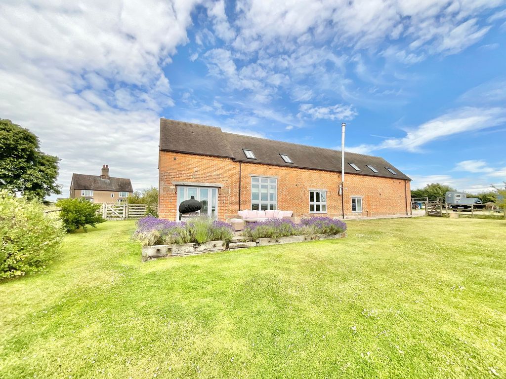 Property photo 2 of 34