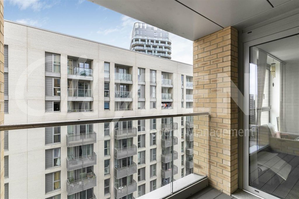 Property photo 3 of 18 Balcony