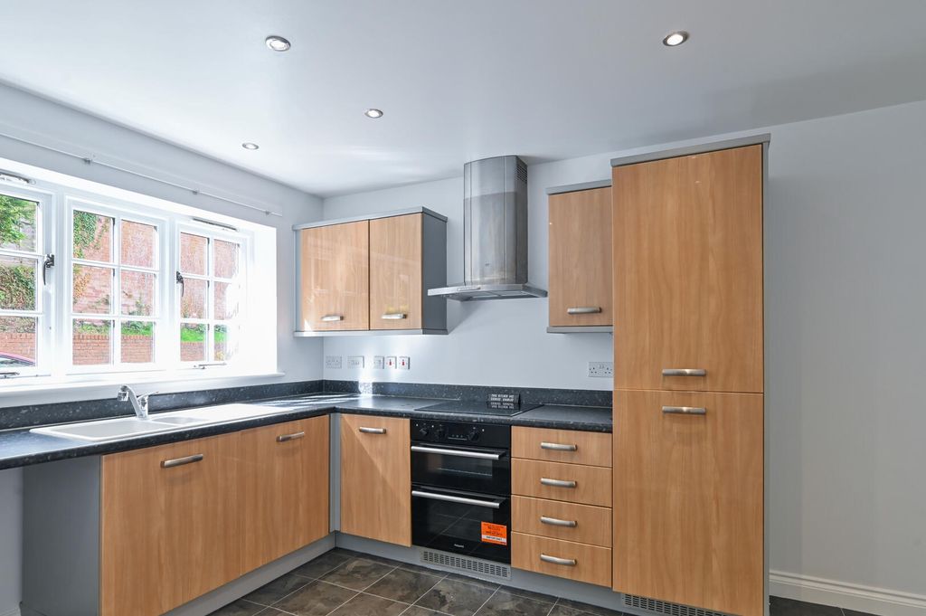 Property photo 2 of 21 Kitchen