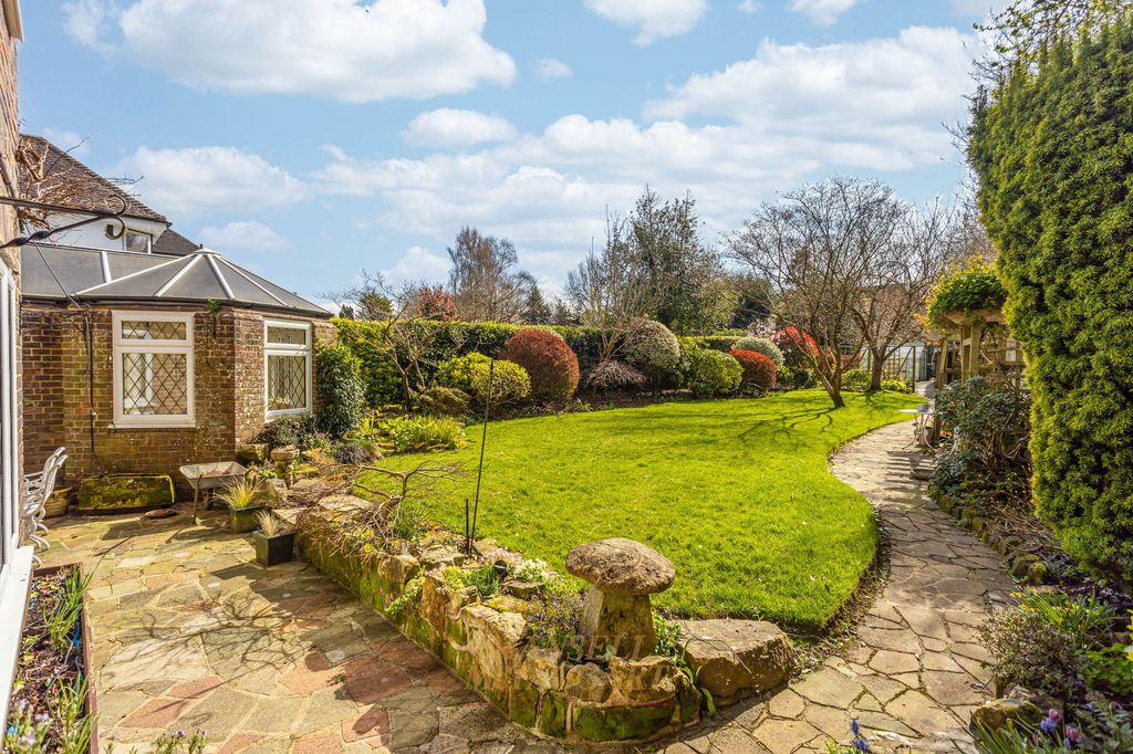 Property photo 2 of 29