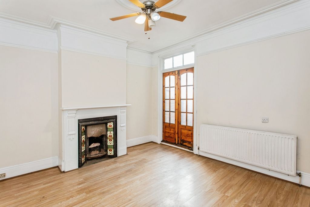 Property photo 3 of 20 Bedroom