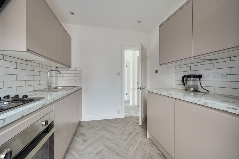 Property photo 3 of 13 Photo 6