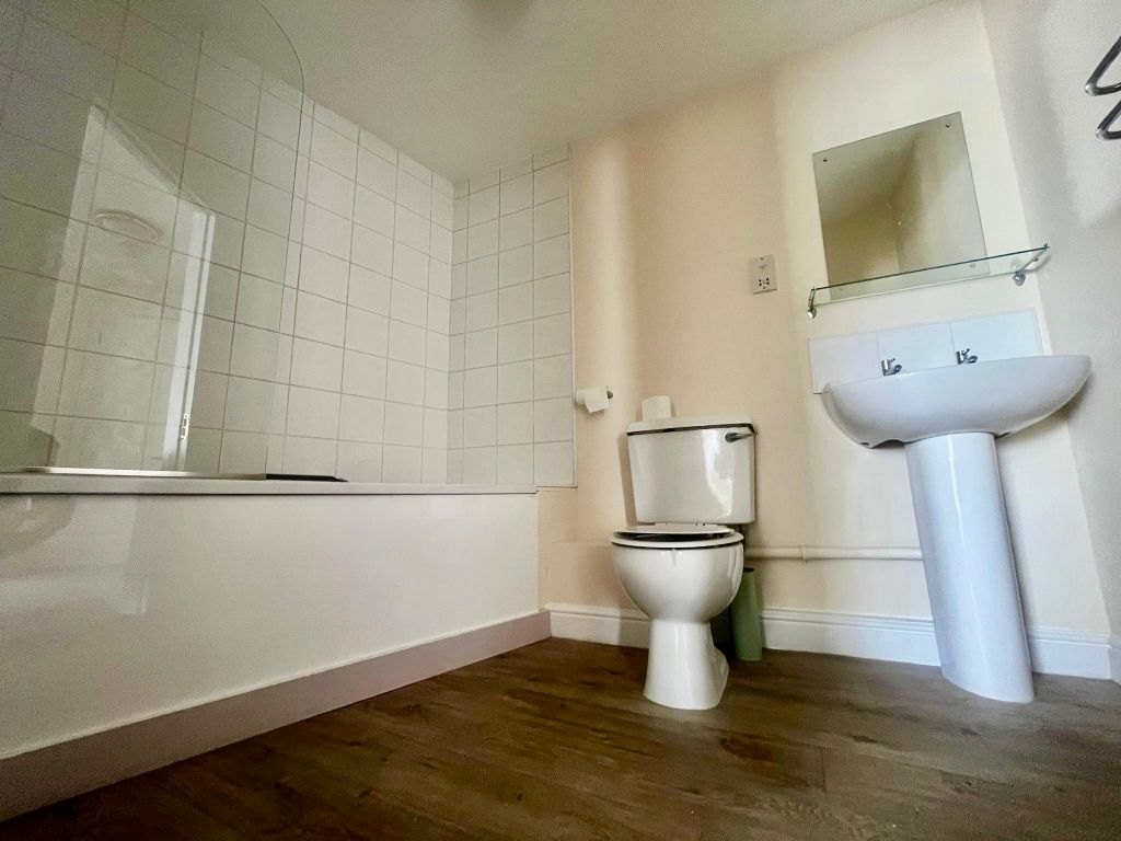 Property photo 3 of 7 ee242F23-Eb79-457A-Aff9-E0E241F8Bb2d