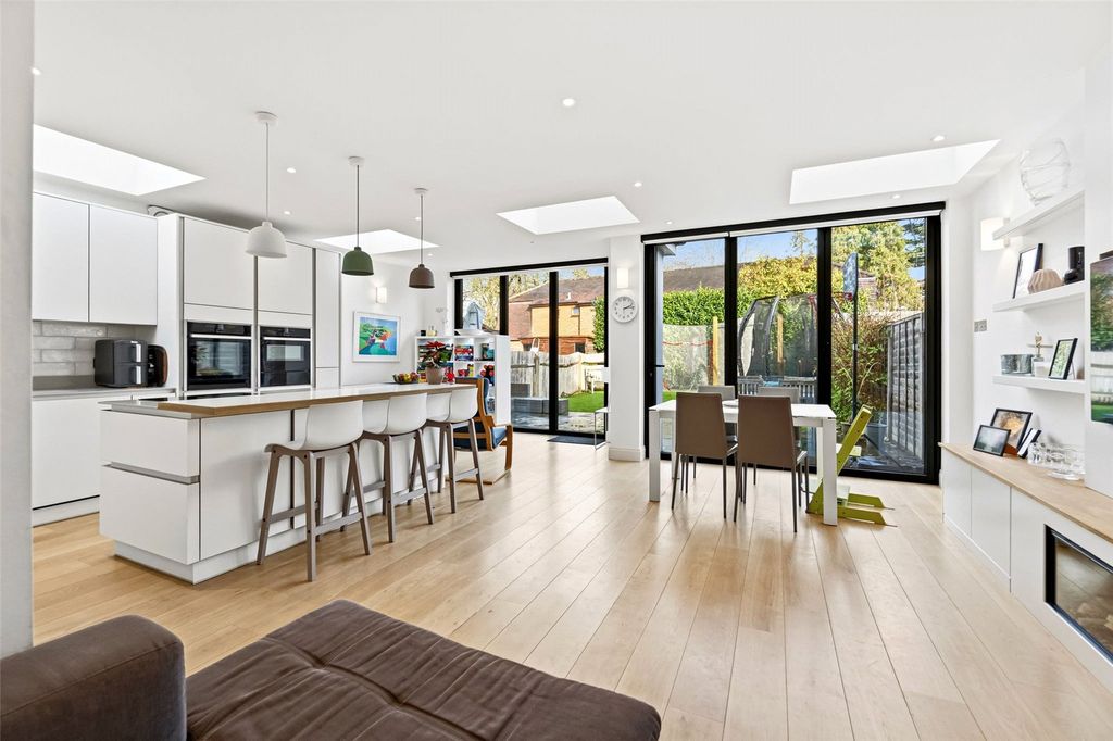 Property photo 2 of 13 Picture No. 08