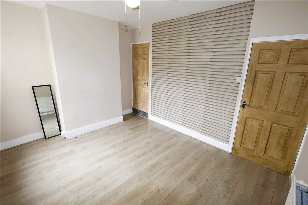Property photo 3 of 15 Dining Room