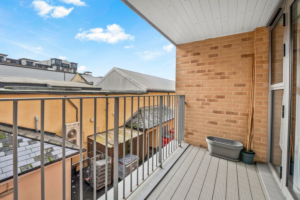 Property photo 3 of 15 Mnh05715