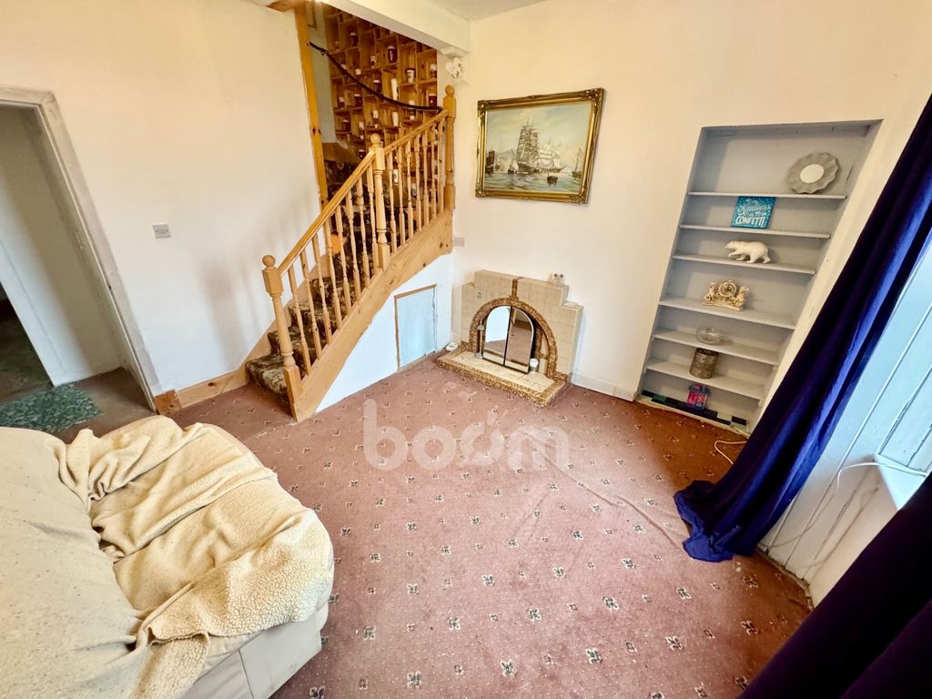 Property photo 2 of 24 Avils Hill, Kilbirnie Lounge Shot