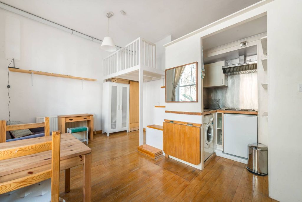 Property photo 1 of 5