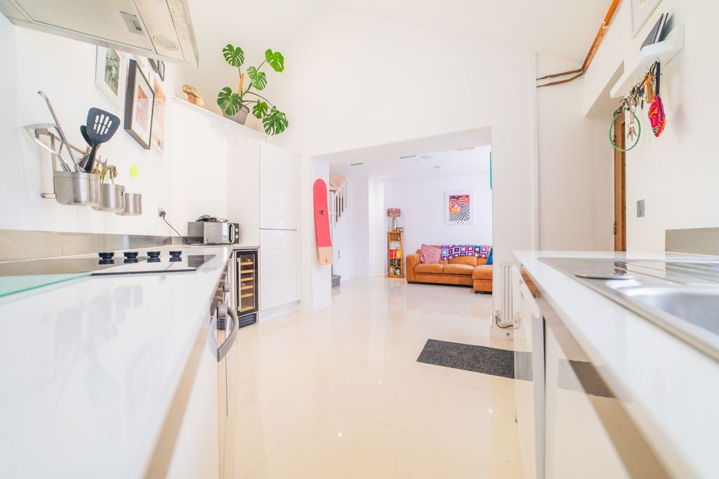 Additional image 9 of 2 bed end terrace house for saleFairfield Avenue, Canton CF5