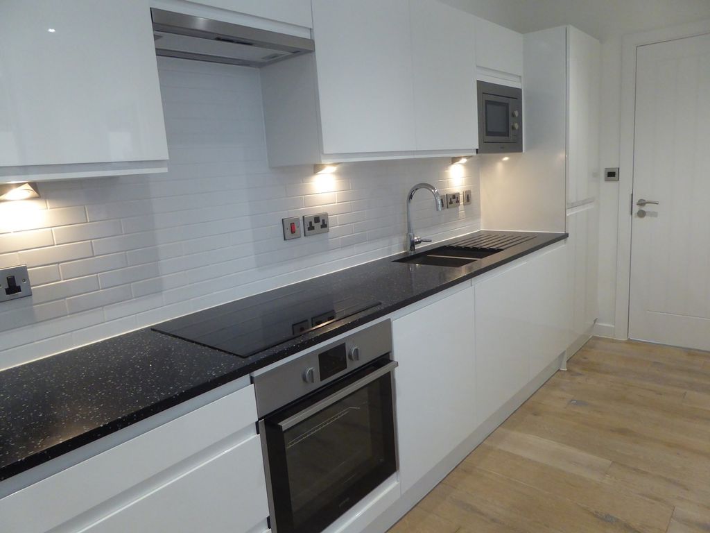 Property photo 3 of 5 Kitchen