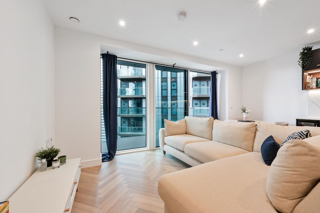 Property photo 3 of 8