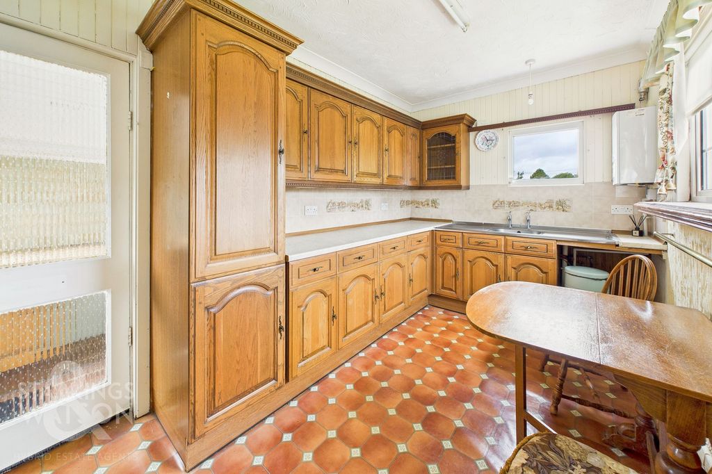 Property photo 3 of 24