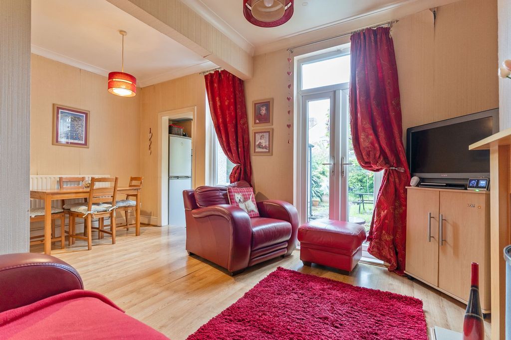 Property photo 2 of 19