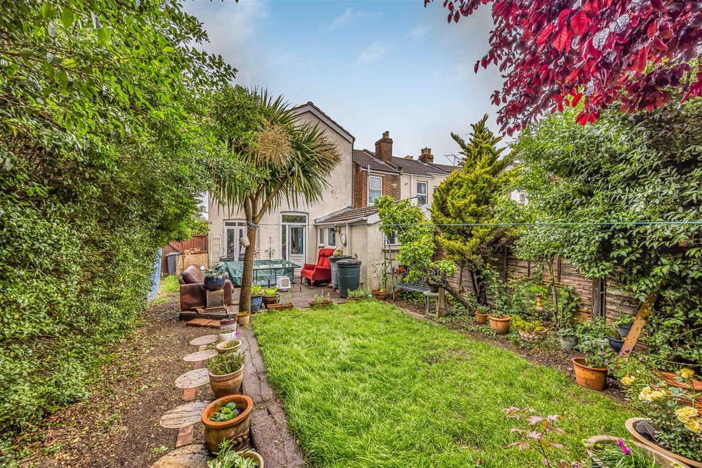 Property photo 2 of 20 162 Brockhurst Road, Gosport-Small-Porticomarketin