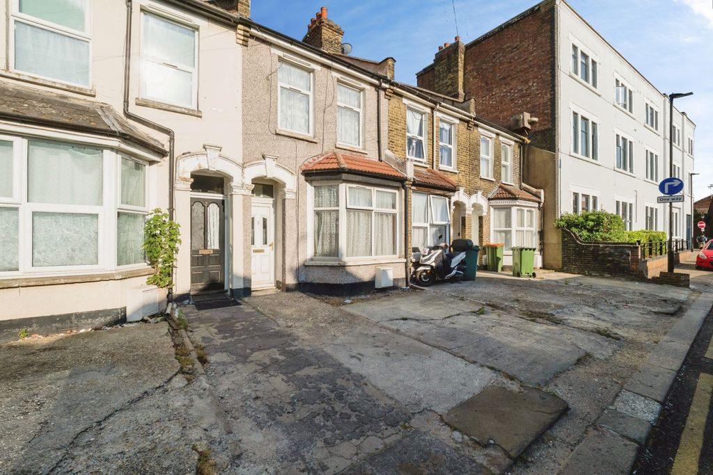 Property photo 1 of 11 Pbox-Img.Jpg
