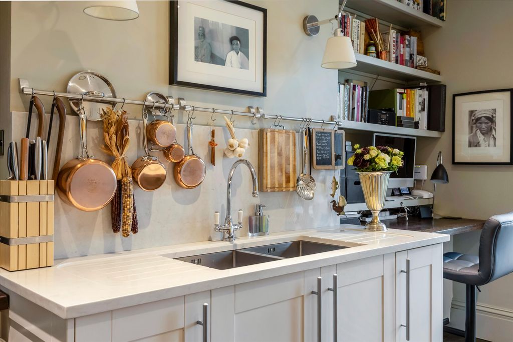 Property photo 3 of 24 Image