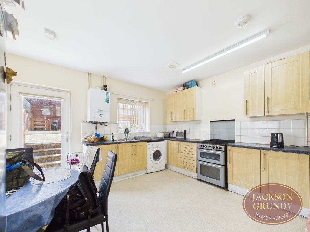 Property photo 2 of 12 Bradlaugh Crescent
