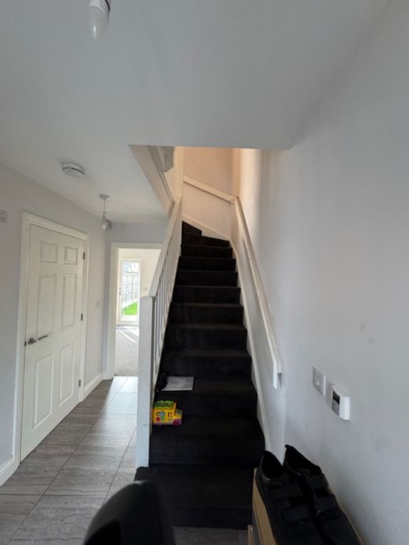 Property photo 2 of 14 Hallway
