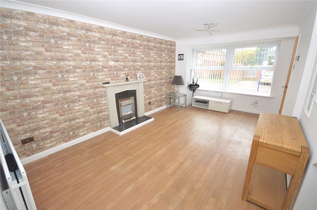 Property photo 2 of 20 Picture No. 30