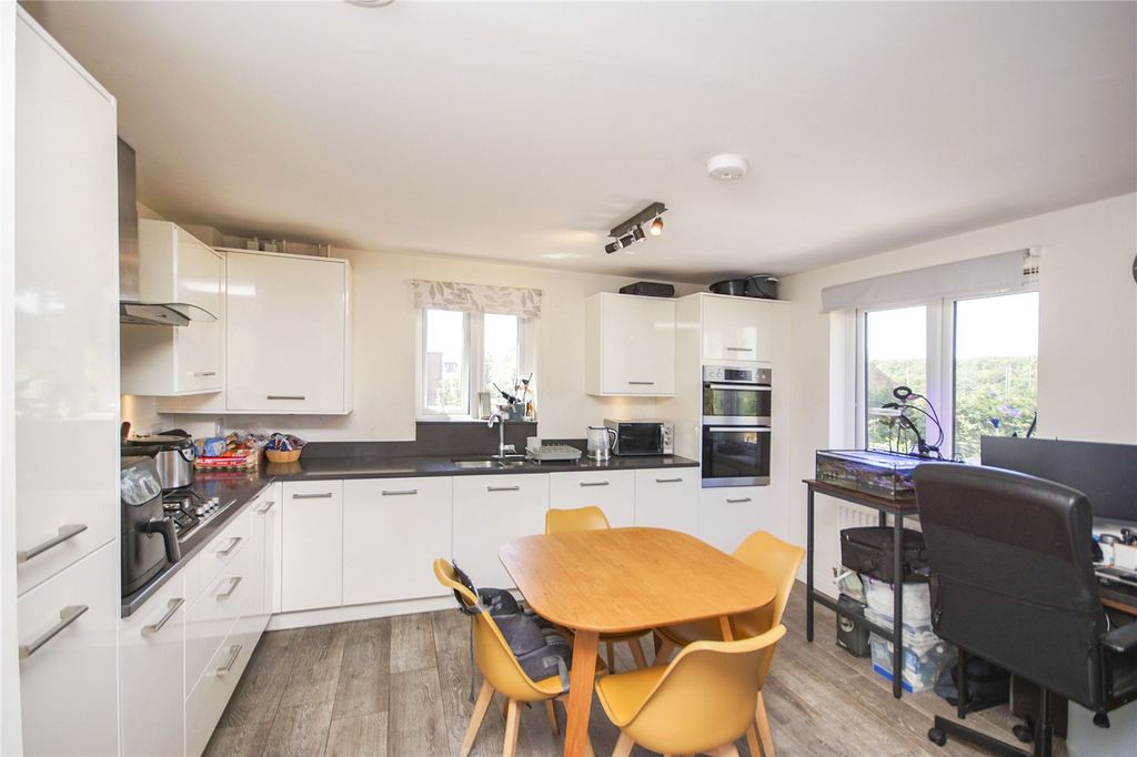 Property photo 2 of 12 Picture No. 26