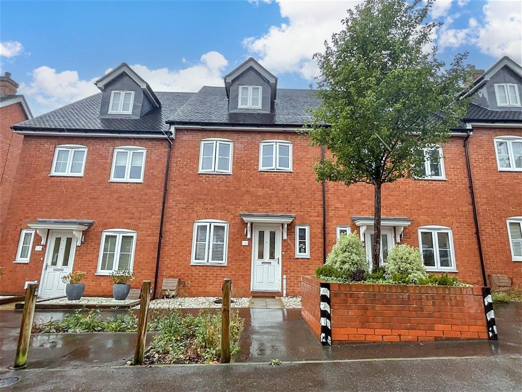 Property photo 3 of 9 External