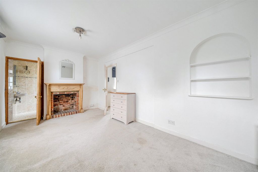 Property photo 2 of 23 Picture No. 27