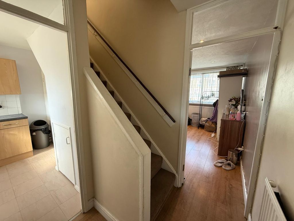 Property photo 2 of 30