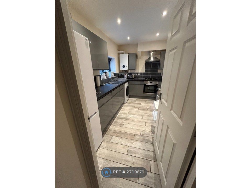 Property photo 1 of 16 Kitchen