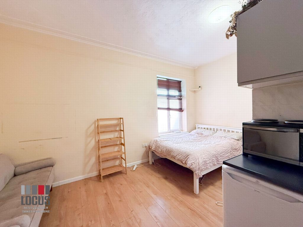 Property photo 2 of 5 Photo 5
