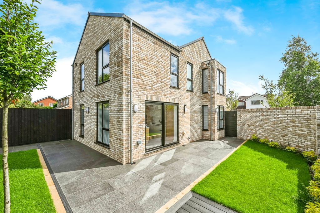 Property photo 1 of 17 Photography