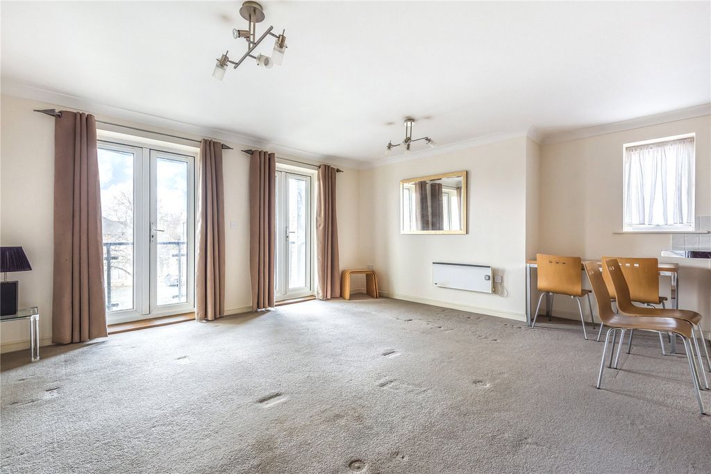 Property photo 3 of 11 Picture No. 17