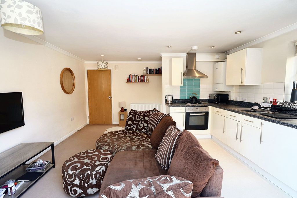Property photo 2 of 9