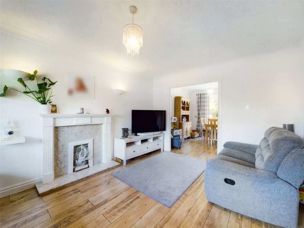 Property photo 2 of 19 Picture No. 28