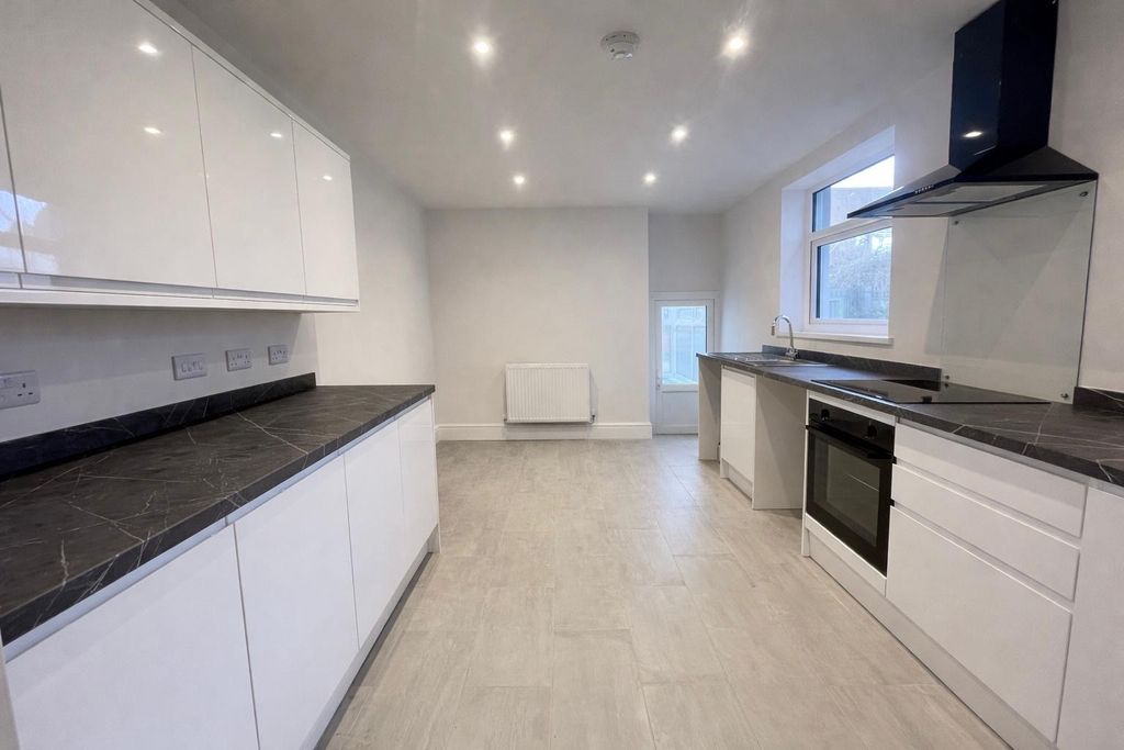 Property photo 2 of 11 View