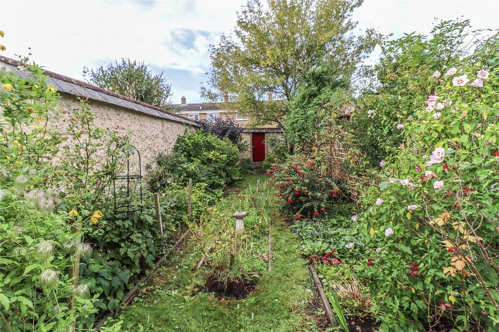 Property photo 2 of 10 Picture No. 21