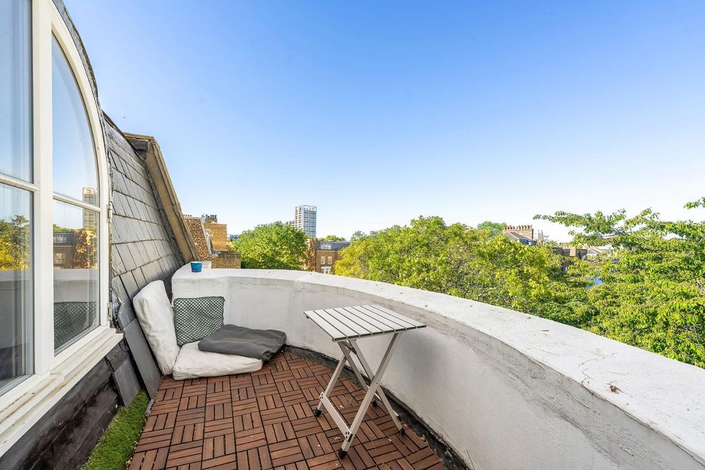 Property photo 3 of 13 Terrace.Jpg