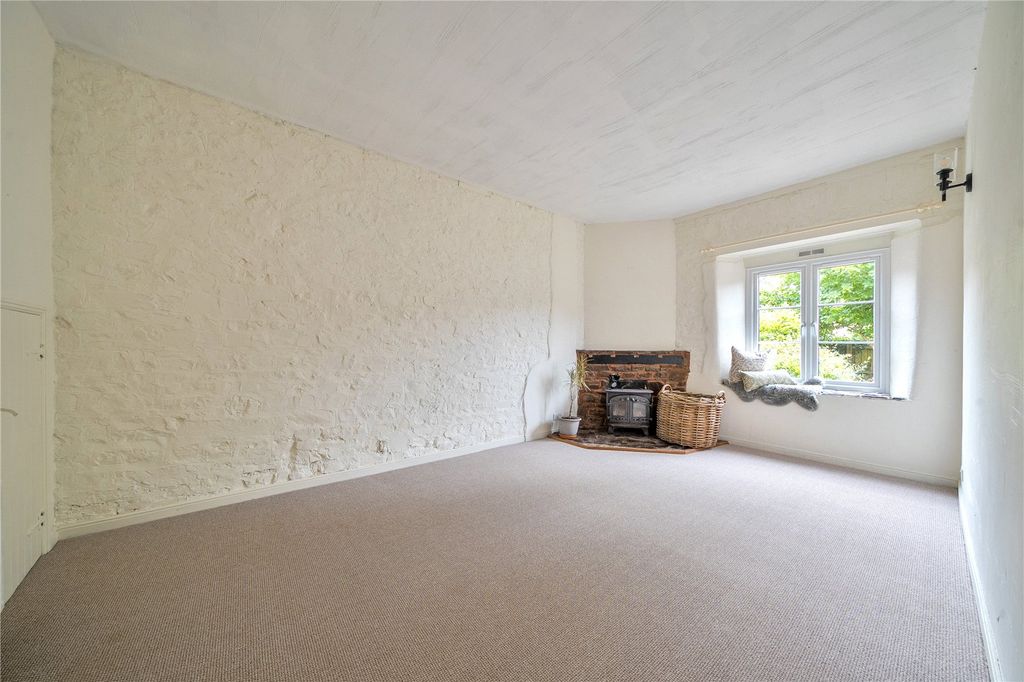 Property photo 2 of 21 Picture No. 17