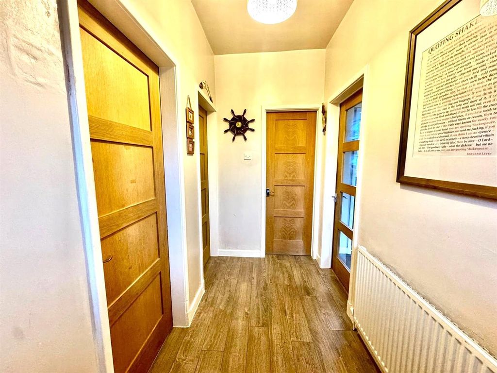 Property photo 2 of 15 Hallway