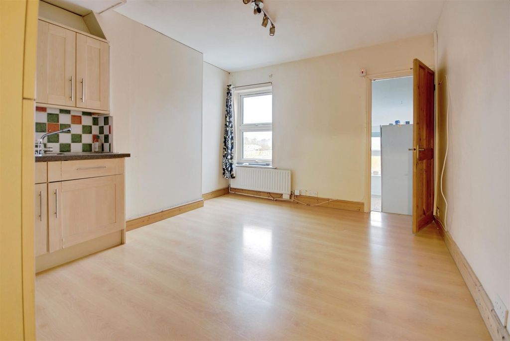 Property photo 2 of 5 715234cd-Dsc_0052-Dsc_0054.Jpg