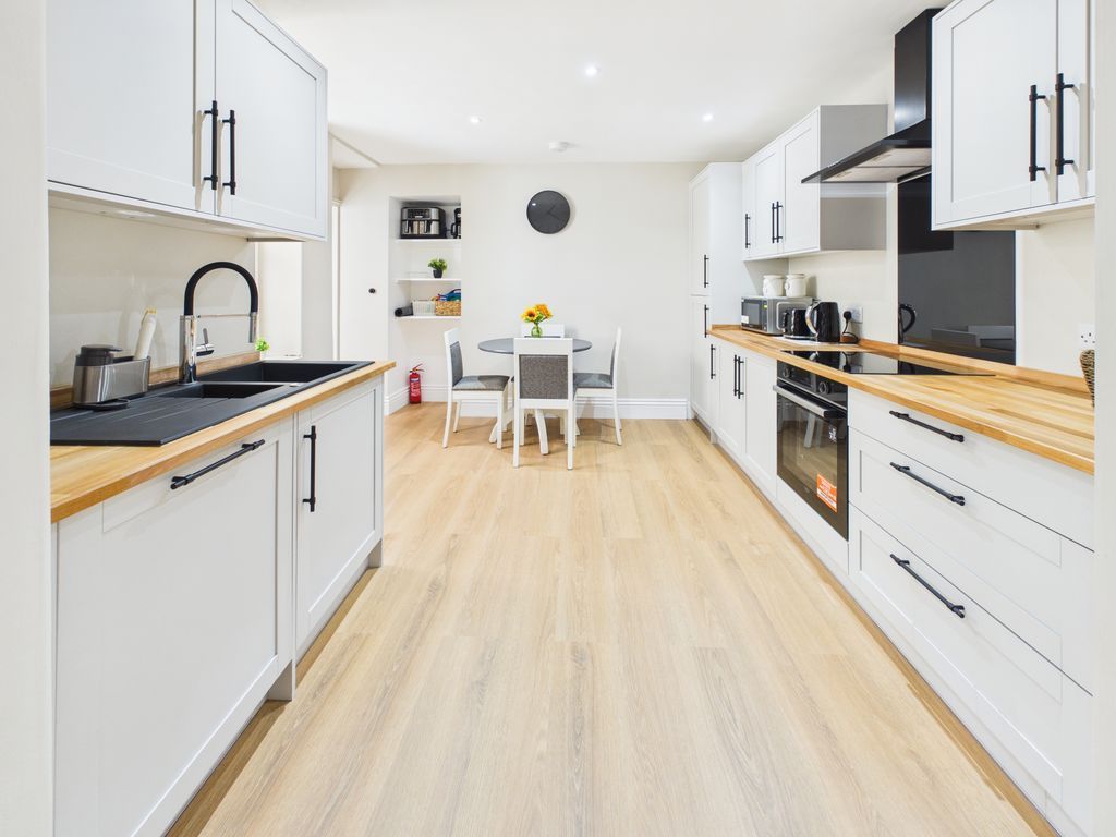 Property photo 2 of 15 Kitchen