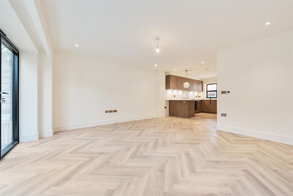 Property photo 2 of 16 1248859 (3).Jpg