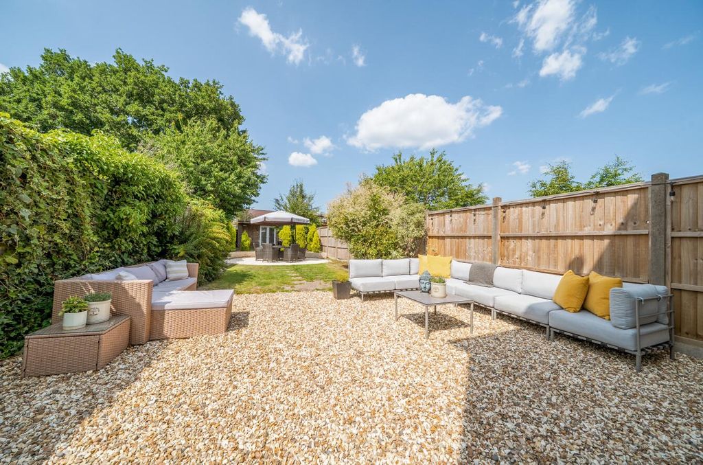 Property photo 1 of 33