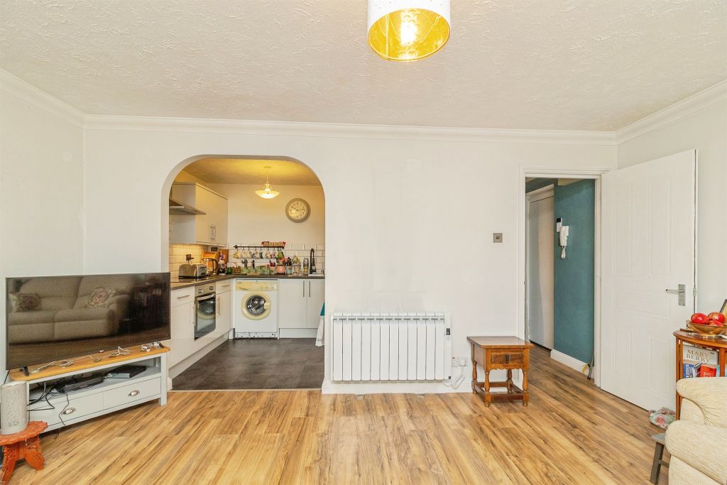 Additional image 7 of 2 bed flat for saleSouthcourt Road, Leighton Buzzard LU7