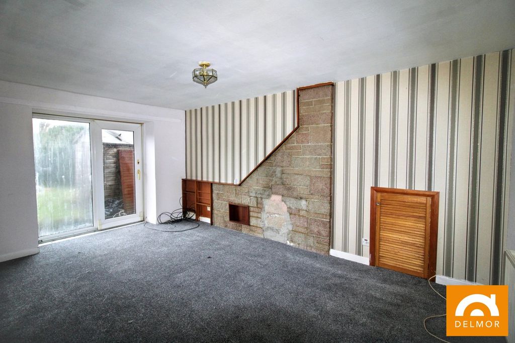 Property photo 3 of 18