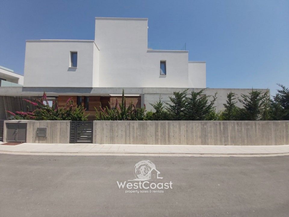 Property photo 2 of 29