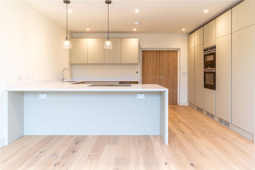 Property photo 2 of 20 Kitchen