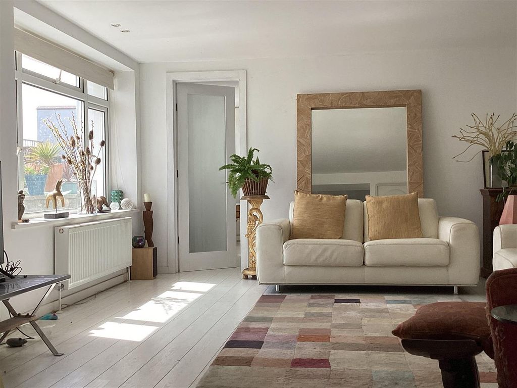 Property photo 2 of 14 Wbilx68Ynuoic0Yec-Dnxg.Jpg