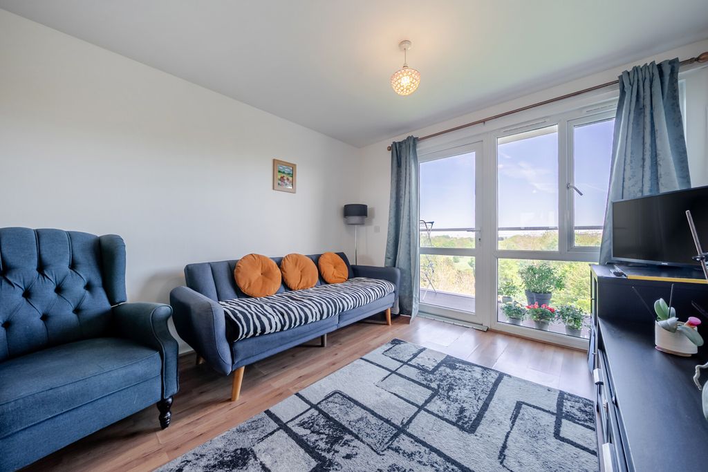 Property photo 2 of 14 1436470-14-69F208...