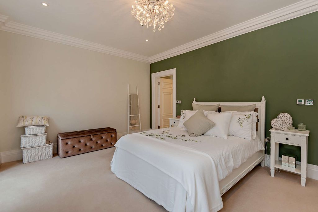 Additional image 17 of 6 bed detached house for saleMonks Walk, Ascot, Berkshire SL5